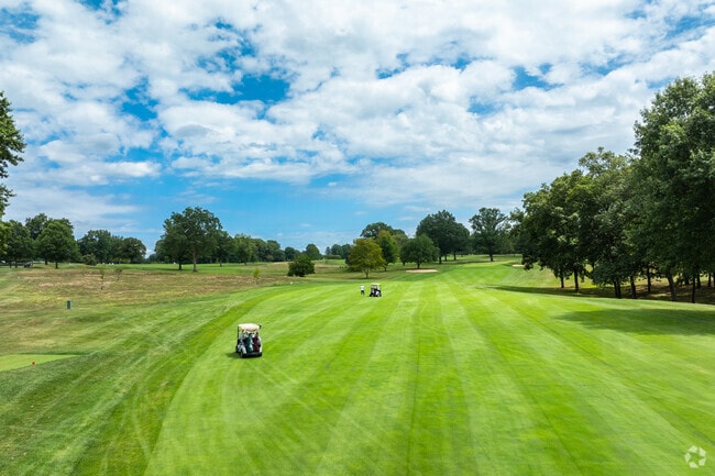 Schuylkill Country Club offers an 18-hole course.