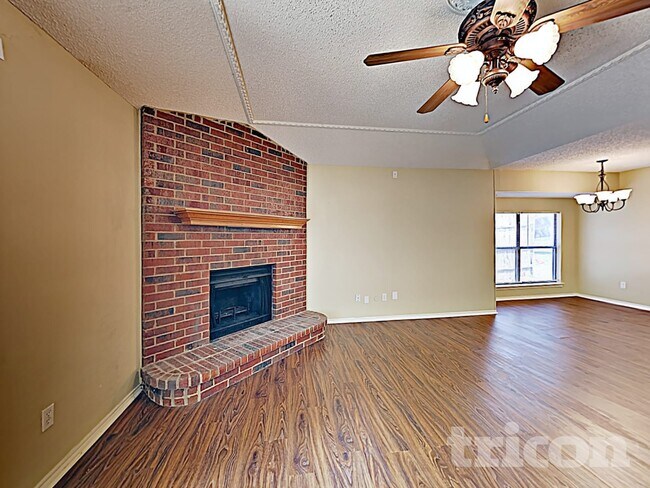 773 Parkview Dr, Burleson, TX 76028 - photo 6