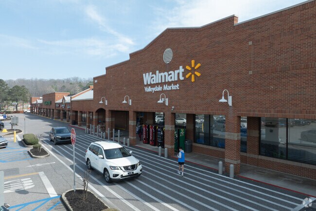 Explore a variety of shopping options in Meadowbrook, where our local big box stores offer everything you need at your fingertips.