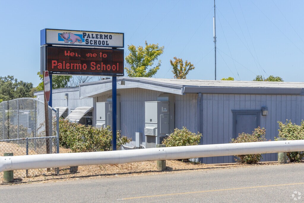 There is 1 full-time teacher at Palermo Union Community Day.