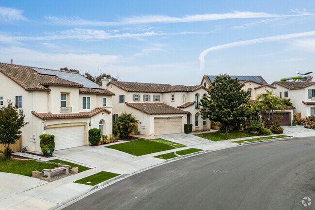 It is a walker's paradise is Ocean Crest with its beautiful sidewalks, large parks, and trails nearby.