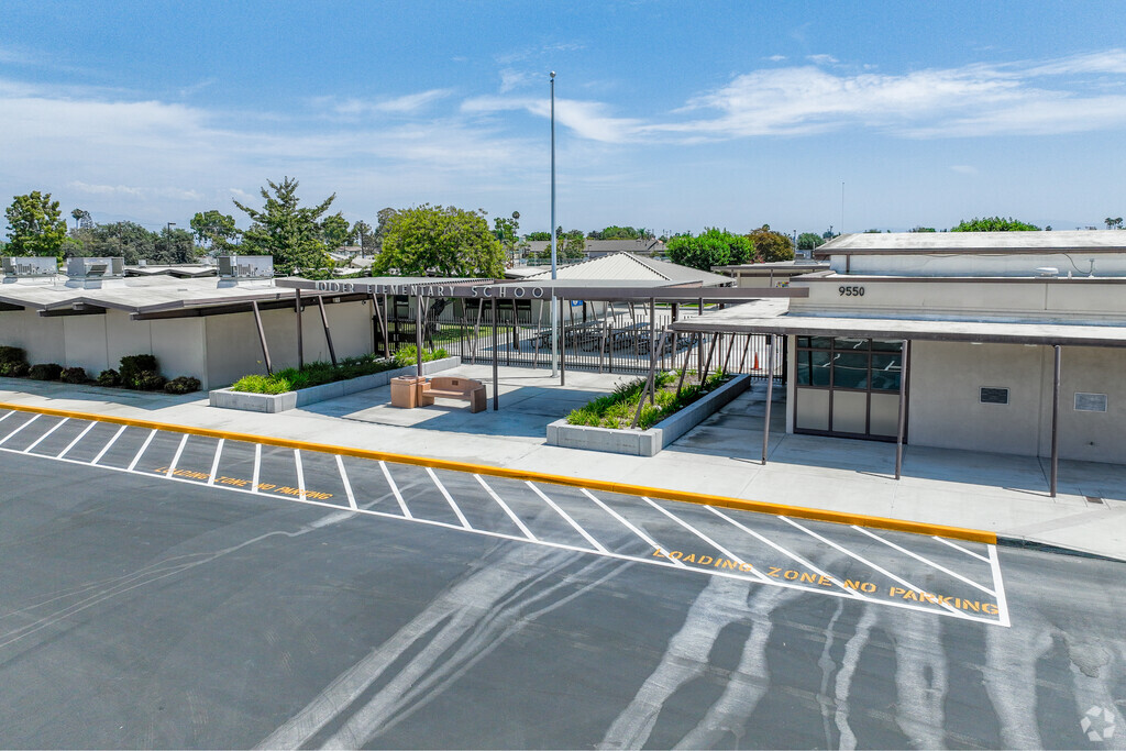 Welcome to Holder Elementary located in the Savanna School District.