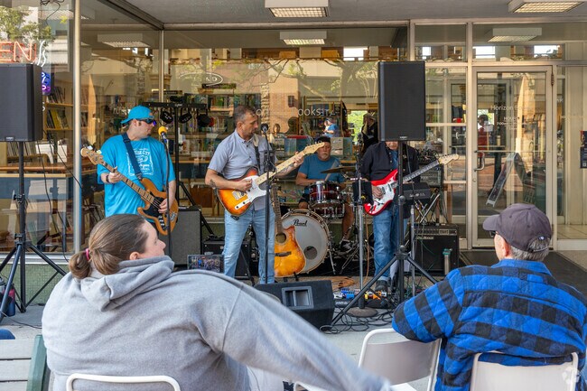 Live After Five entertains locals and visitors along Fort Street Fridays in spring.