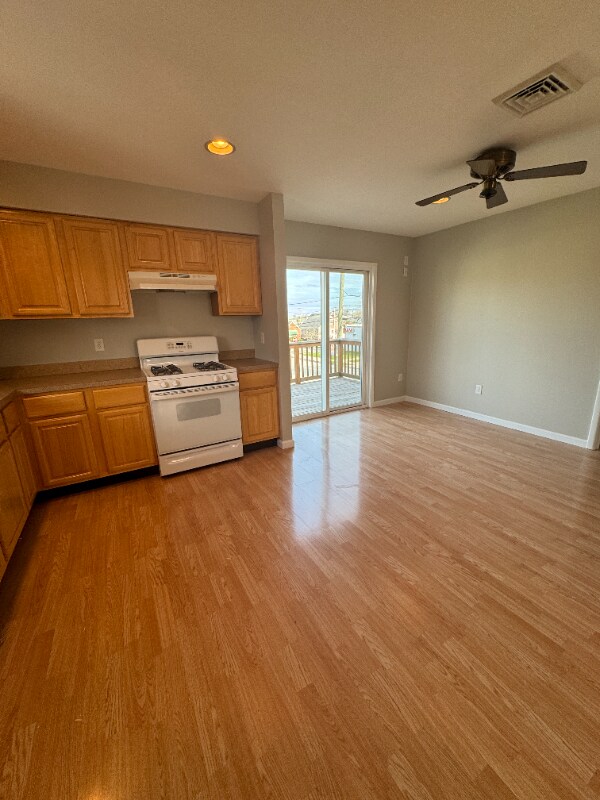 302 Bartram Ave unit 2Fl, Essington, PA 19029 - photo 2