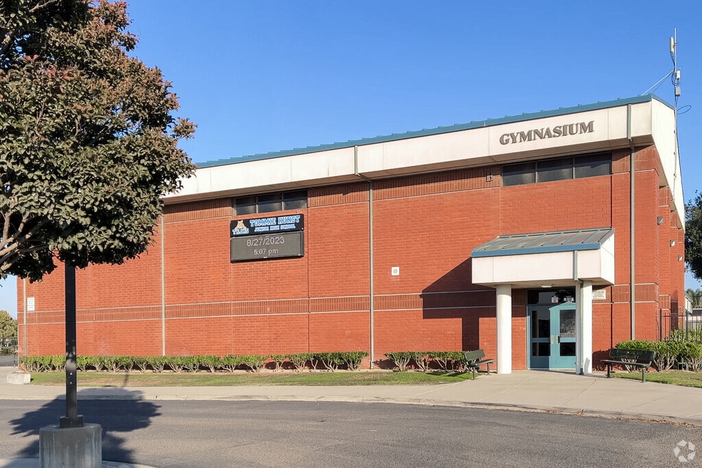 Tommie Kunst Junior High School of Santa Maria serves students in grades seven and eight.