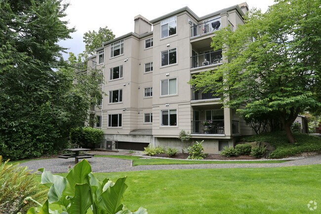 Heights at Meydenbauer