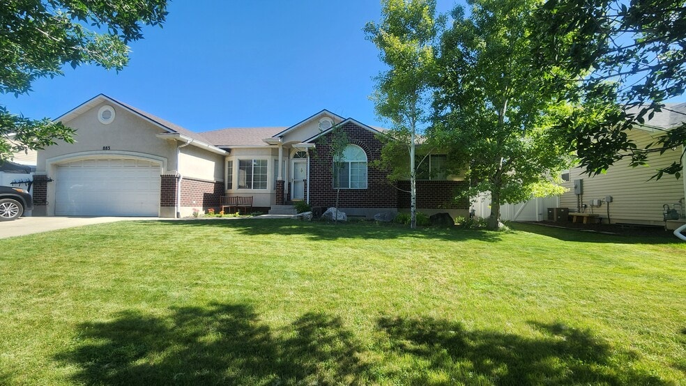 883 W 2100 S, Woods Cross, UT 84087 - photo 1