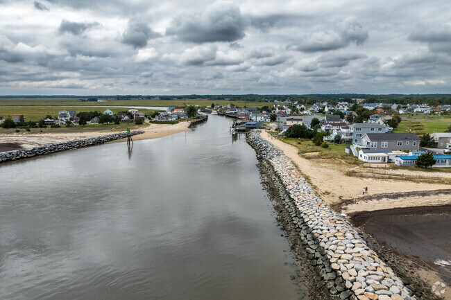 Despite its name, people love to fish and kayak on the Murderkill River.