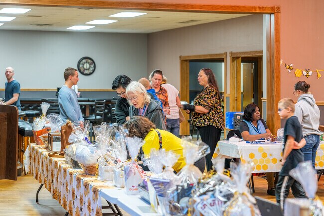 The Annual Adult Spelling Bee holds a silent auction and 50/50 raffle in Port Edwards.