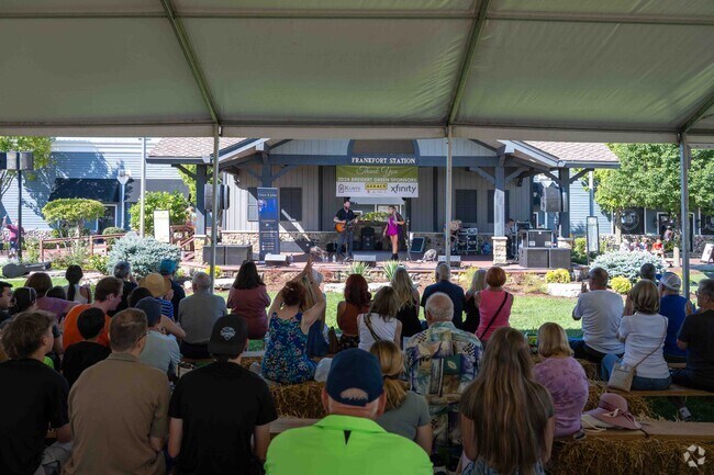 Many of the Lakeview Estates residents atttend the Frankfort Fall Festival.