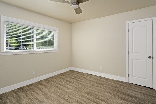 719 Chestnut St, Chico, CA 95928 - photo 6