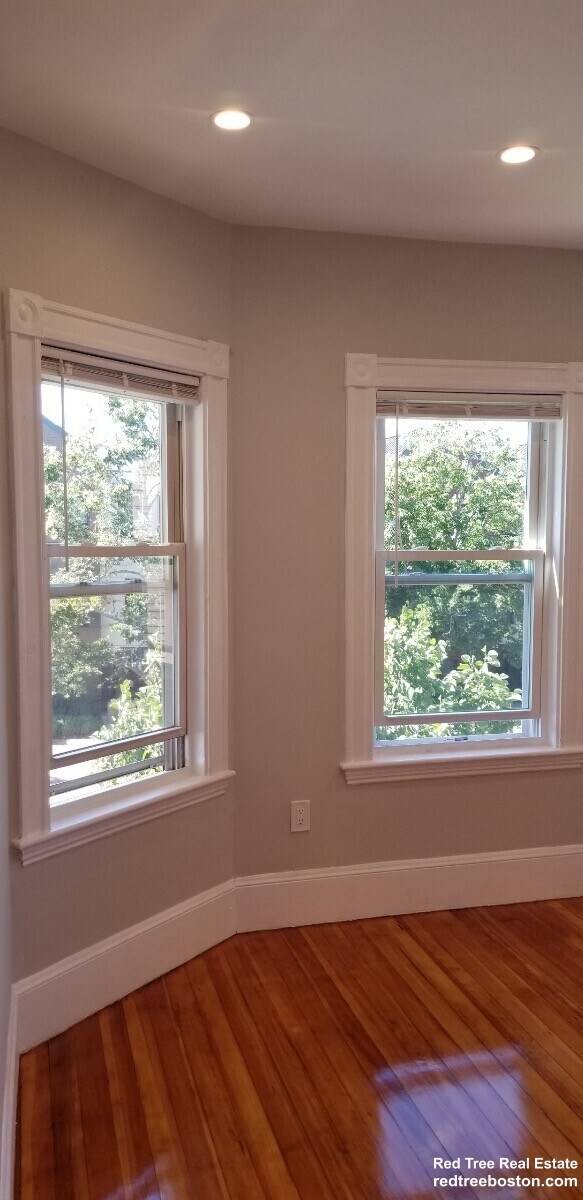 11 Rosemary St unit 3, Boston, MA 02130 - photo 3