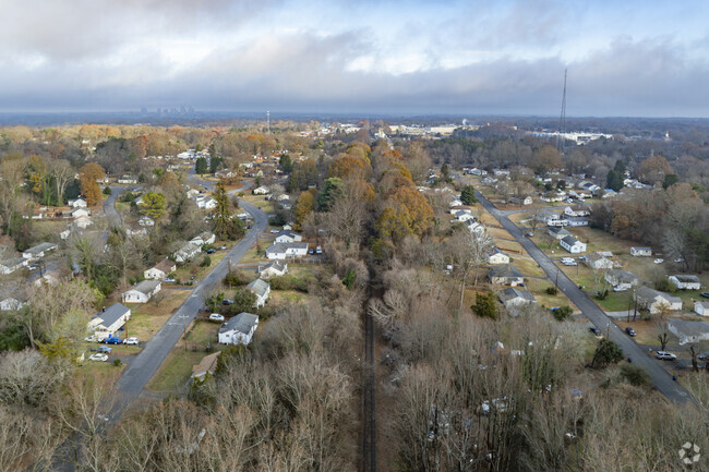 Weston is a beautiful neighborhood with a great location outside downtown Winston-Salem.