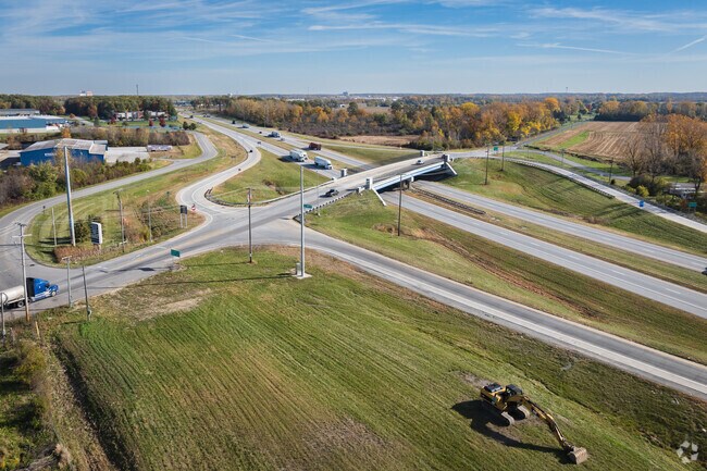 Residents of Fort Shawnee appreciate easy access to Interstate 75 from Breese Road.