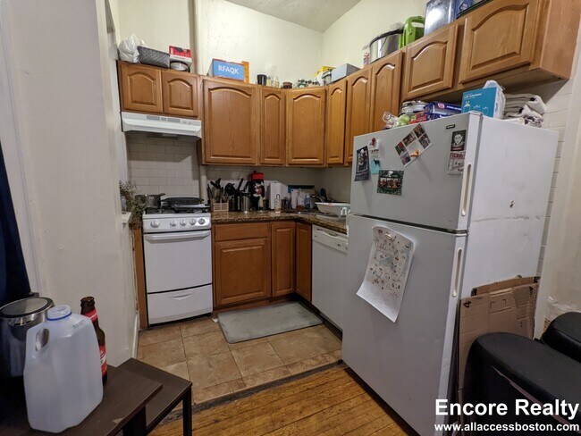 204 Hemenway St unit 1, Boston, MA 02115 - photo 3
