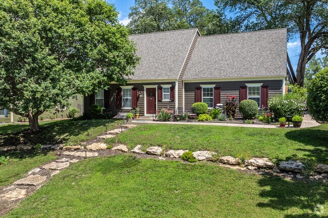 Ranch style homes with nice curb appeal line the streets of Brooks Creek.