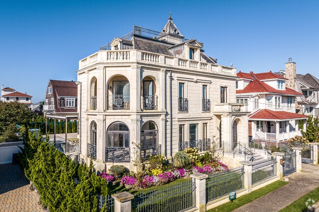 A statement of luxury in Nesponsit.