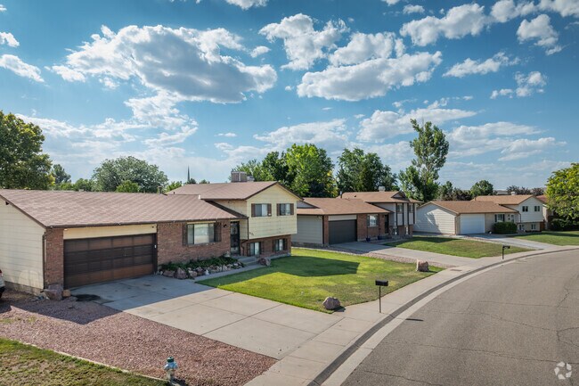 A feature of Highland Park is residential streets lined with Bi-level homes.