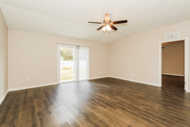 6968 Loris Ln, Jacksonville, FL 32222 - photo 6