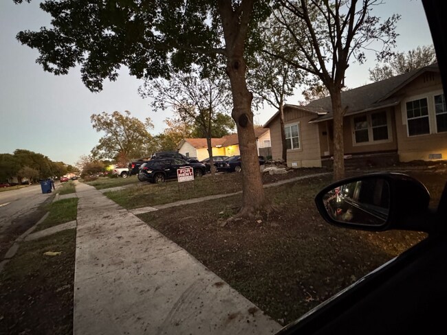 426 W Hermine Blvd, San Antonio, TX 78212 - photo 2
