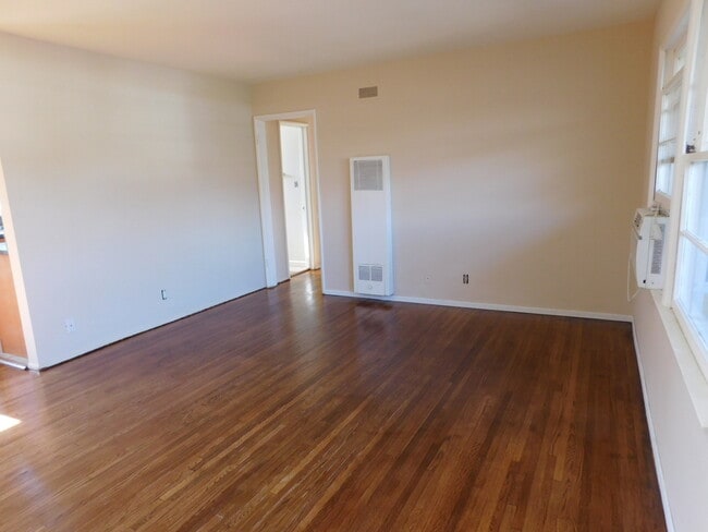1700 W Victory Blvd unit 1702 F, Burbank, CA 91506 - photo 3