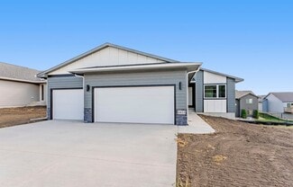 6813 Viola Ct, Sioux Falls, SD 57107