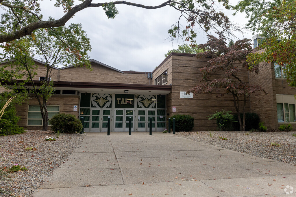 Robert A. Taft Elementary School provides education in the neighborhood of Avondale.