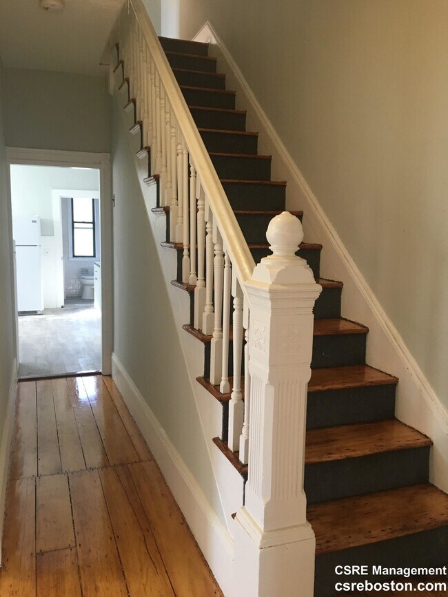 10 Saunders St unit 12, Allston, MA 02134 - photo 2