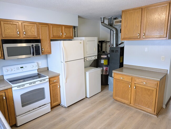 182 3rd Ave, Marion, IA 52302 - photo 6