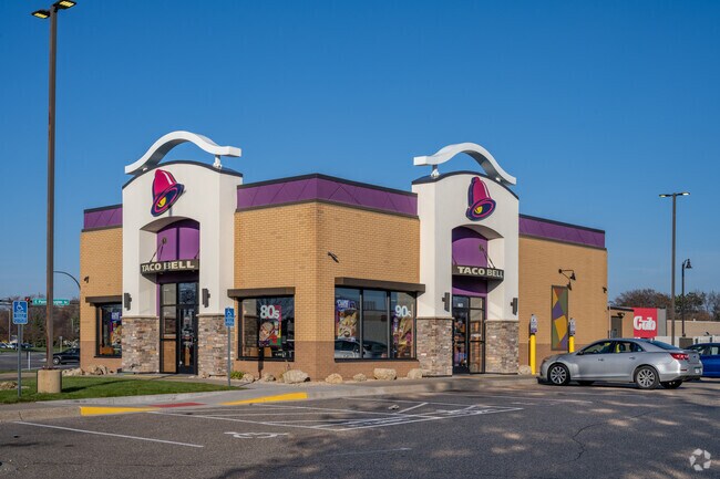Taco Bell is one of many fast food options in Cottage Grove.