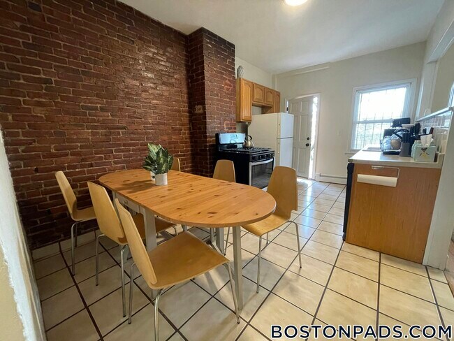 20 Pompeii St unit 2, Roxbury, MA 02119 - photo 6