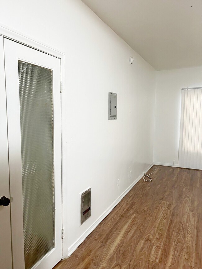 619 S Normandie Ave, Los Angeles, CA 90005