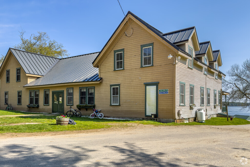 Photo of the Chop Point School