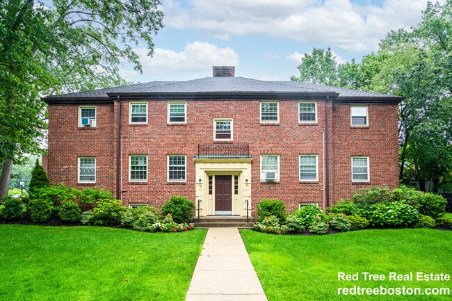 75 Wyman St unit 1, Waban, MA 02468 - photo 2