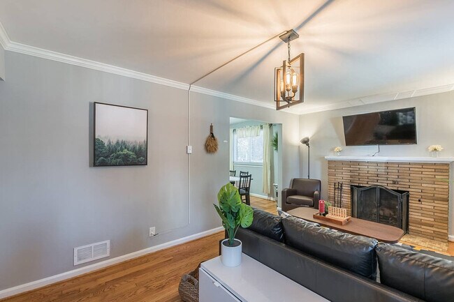 303 E Braddock Rd unit ID1014214P, Alexandria, VA 22301 - photo 3