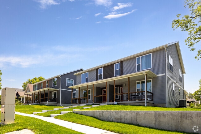 There are old and newer builds available in Hartley.