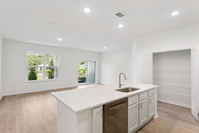 2254 Red Pine Ct, Eustis, FL 32726 - photo 4