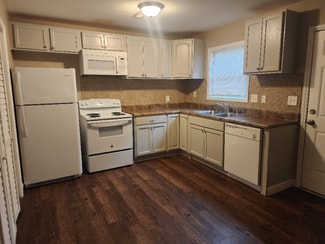 1411 Tangora Ln, Fayetteville, NC 28304