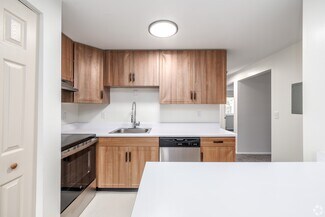 6112 Cobblestone Dr, Cicero, NY 13039