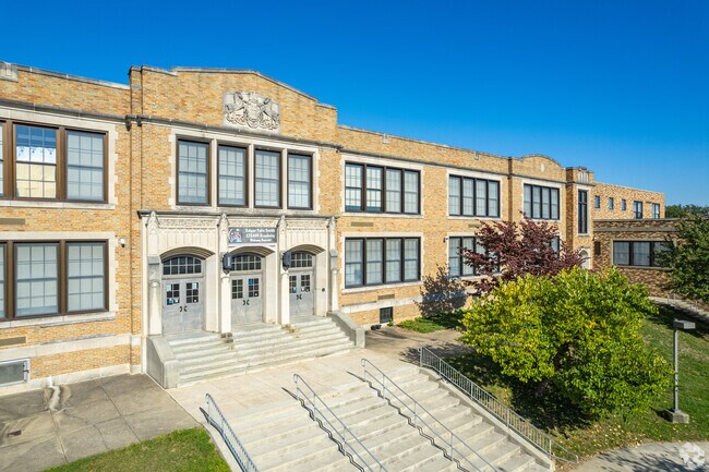 The student population of Edgar Fahs Smith Steam Academy is 240 and  serves grades 3-8.