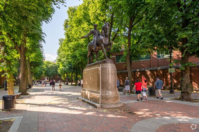 Freedom Trail features a statue of Paul Revere in North End.