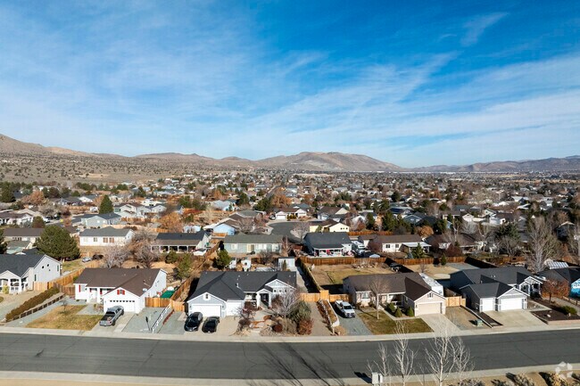 On the Western side of Eagle Canyon-Pebble Creek homes have lots sizes up to half an acre.