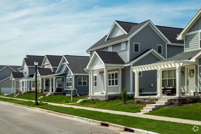 Find new craftsman style construction in the Fitchburg area.