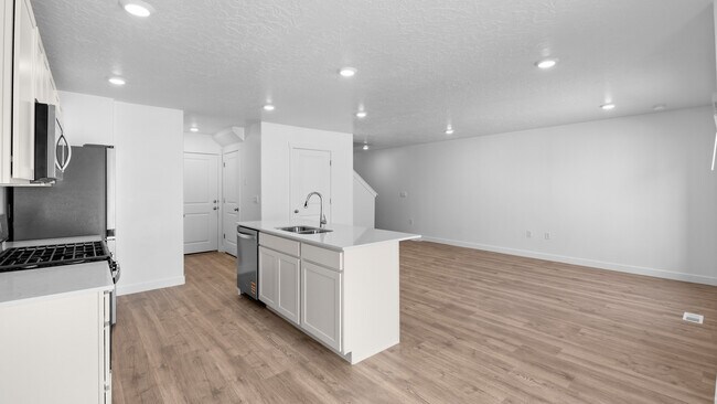 1469 E 690 N unit 1101, Salem, UT 84653 - photo 7