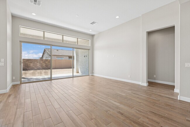 18927 W Lawrence Rd, Waddell, AZ 85355 - photo 6