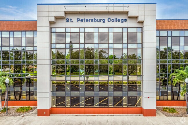 Get your college degree at the St. Petersburg College which is two minutes away from Da Vista.