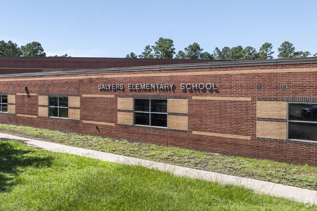 Salyers Elementary School received a C- grade from Niche.