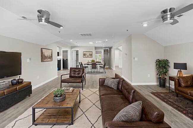 Main Living (staged with AI - E)