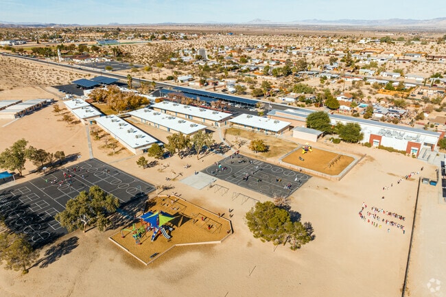 Oasis Elementary School scores a C+ on Niche.