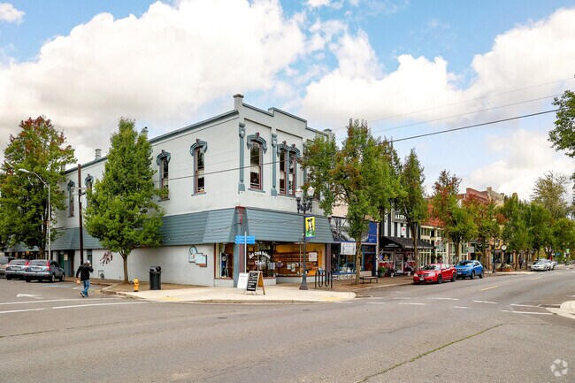 Independence downtown is a hot spot in Independence for events, dining, and shopping.